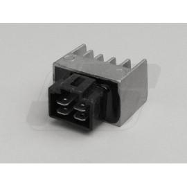 REGULATOR VOLTAŽE -4-plug- Peugeot 50-100, Kymco, SYM
