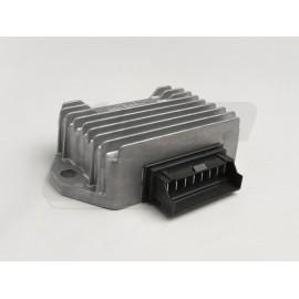 REGULATOR VOLTAŽE -8-pin- Piaggio 50cc 2-T (modeli z uplinjačem od 1999)