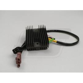 REGULATOR VOLTAŽE -4+3-plug- Piaggio Quasar 250-300cc, Master 400-500cc